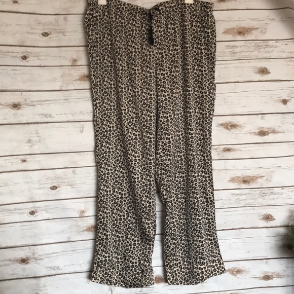 Ann Taylor • leopard cheetah pajama top pant set - Picture 3 of 8